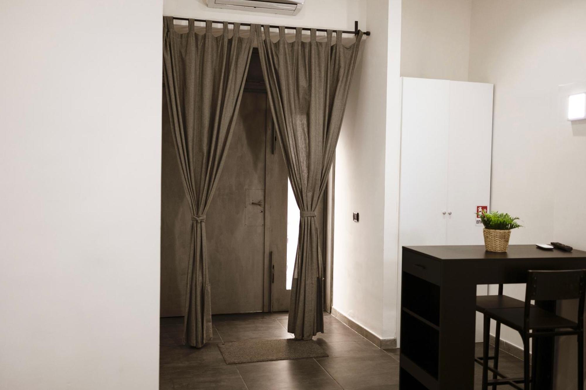 Studio 116, Host Apartments Наполи Екстериор снимка